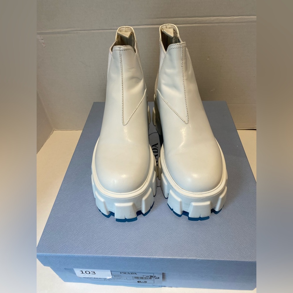 Prada Monolith 55 Leather Lug-Sole Chelsea Boots. Size 38.5 - Picture 16 of 16